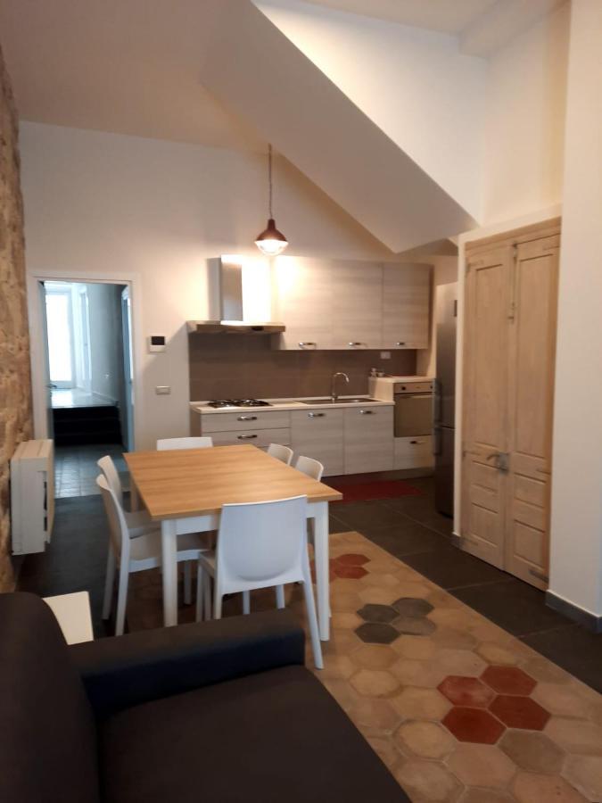 Appartamento Su Palazzina Storica In Centro A Sant'Antìoco Eksteriør billede